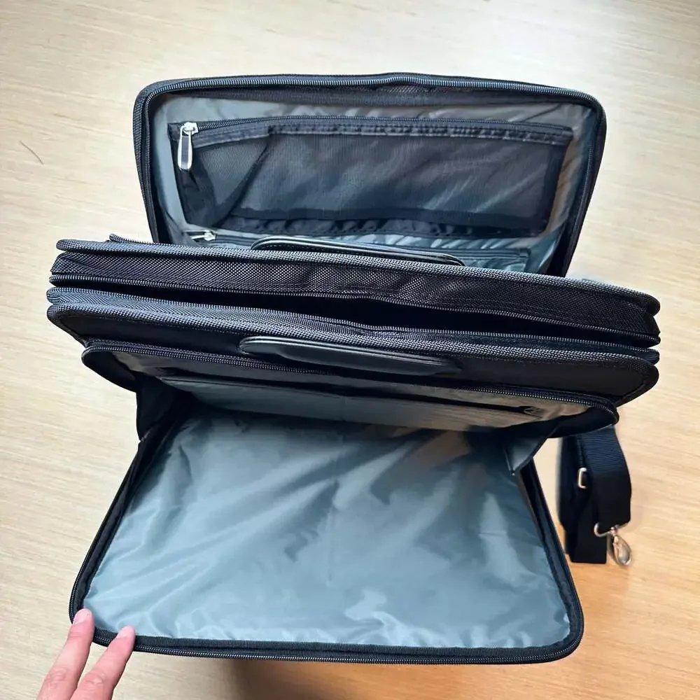 Targus Noteworthy Black Nylon Laptop Briefcase Portfolio